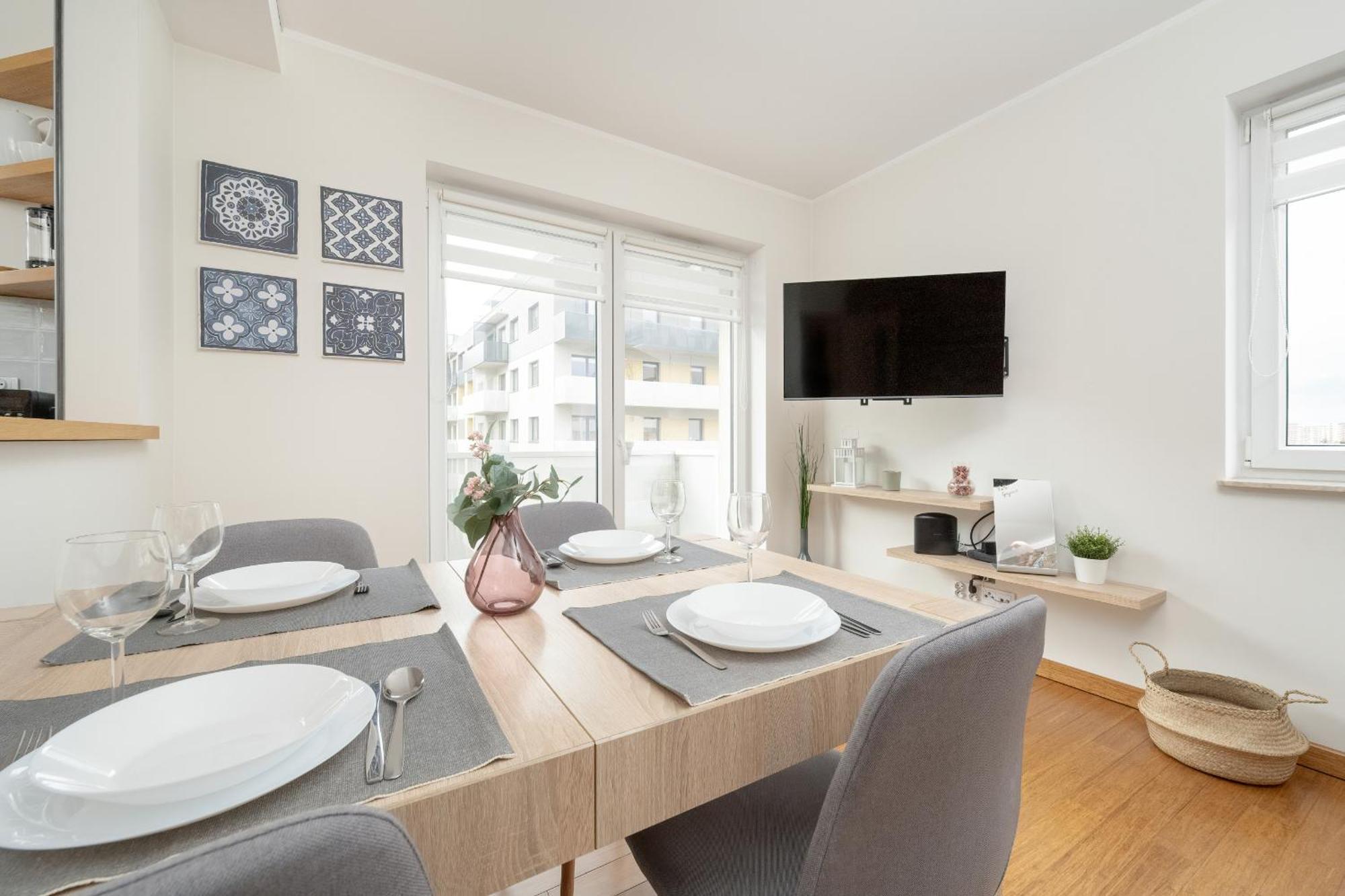 One Bedroom Apartment Nadodrze With Free Garage Wroclaw By Noclegi Renters Exteriör bild