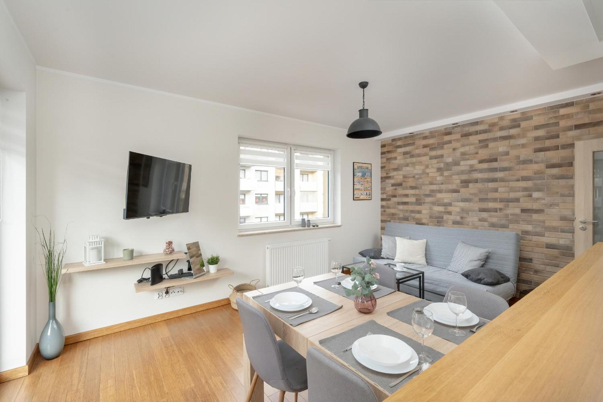 One Bedroom Apartment Nadodrze With Free Garage Wroclaw By Noclegi Renters Exteriör bild